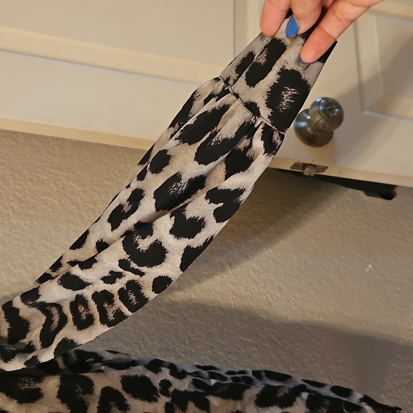 SHEIN Black and Cream Animal Print Top - Picture 3 of 5